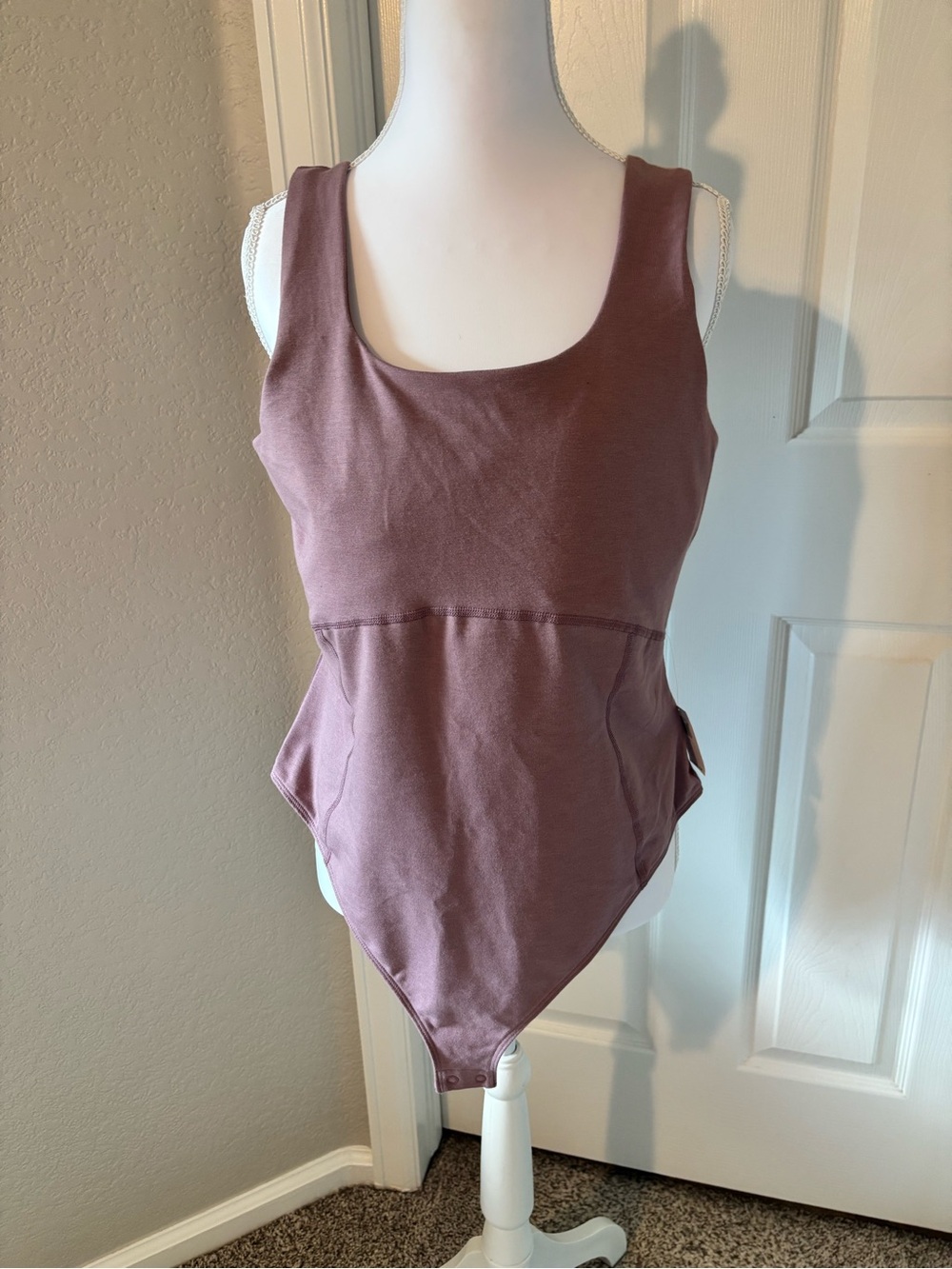 Women’s Old Navy Active One-Piece Tank Bodysuit in Mauve - new with tags